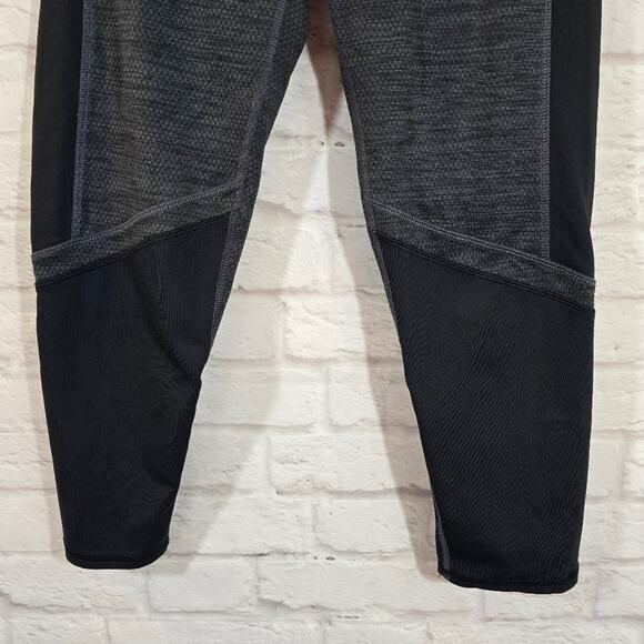 M C9 by Champion Women Capris Black Grey Leggings Zip Pocket Stretch Size S Yoga - Picture 3 of 8